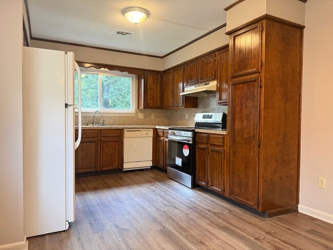 Building Photo - 4612 N Cypress St