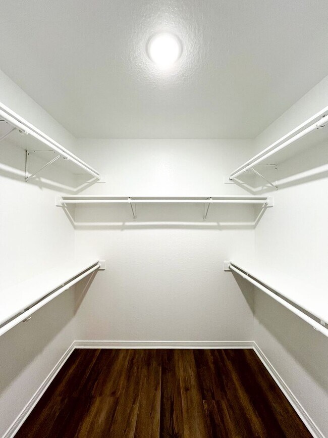 Building Photo - Available NOW!!!! You must see this is a Fabulous Home. 4 bedrooms, office, 2 bath, 2 car garage ...