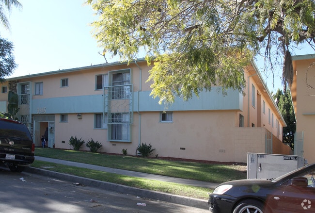 Building Photo - Buckingham Apartments
