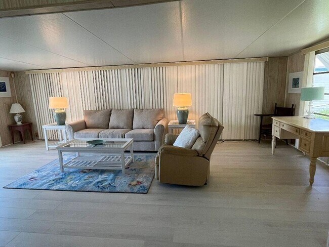 Building Photo - Annual Rental in Hobe Sound