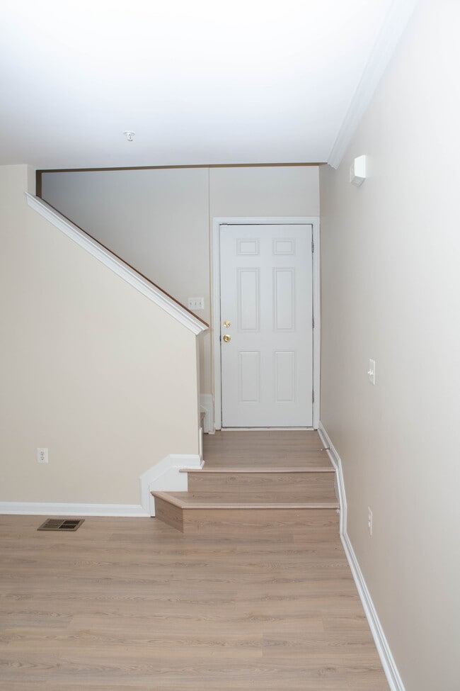 Building Photo - 2829 Forest Run Dr