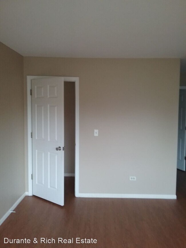 Building Photo - 3 br, 2.5 bath House - 88 Wiltshire Court