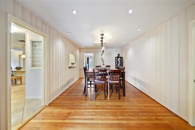 Building Photo - 6218 Wynnwood Ln