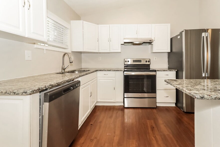 Building Photo - 5224 Brough Ln