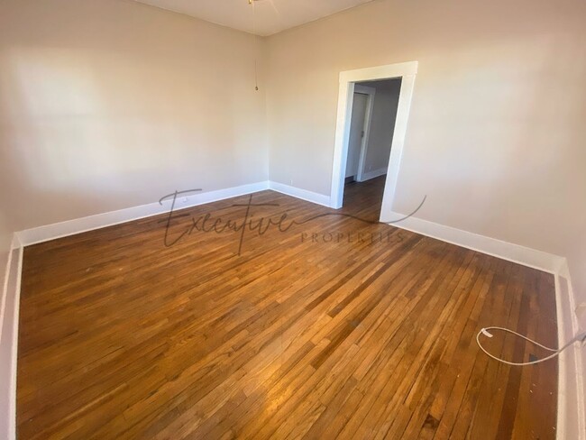 Building Photo - Modern Upgrades + Classic Charm – 2BR Dupl...