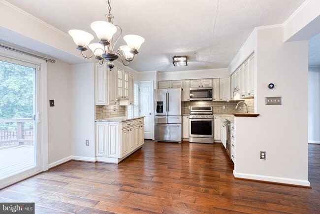 Building Photo - 712 Pine Drift Dr