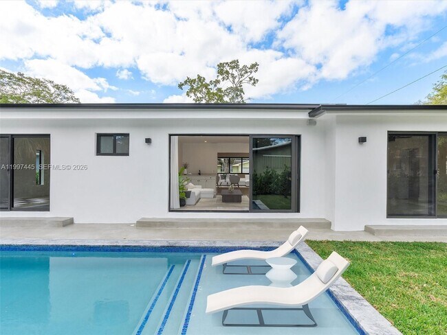 Building Photo - 1751 NE 138th St