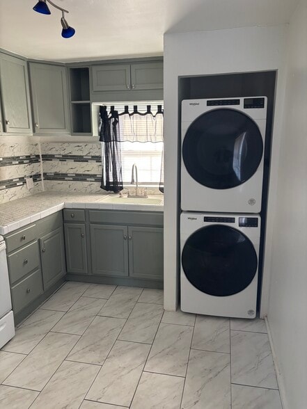 Building Photo - 2710 Green St