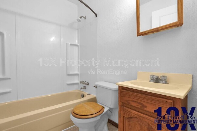 Building Photo - 141 Beacon Run W