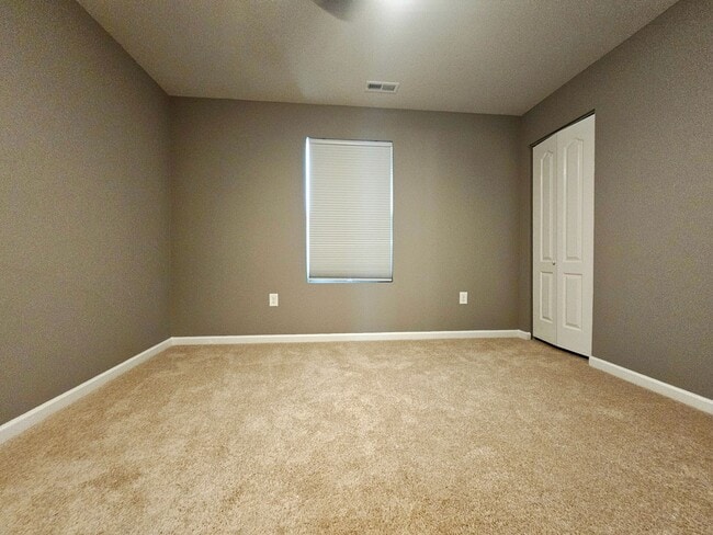 Building Photo - Well Maintained Home  Built in 2019