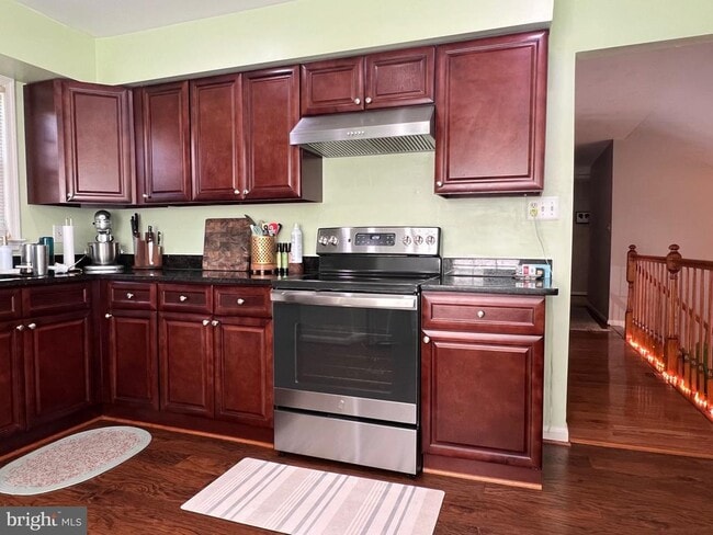 Building Photo - 7684 Green Garland Dr