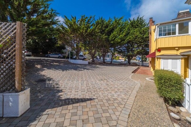 Building Photo - 225 Central Ave