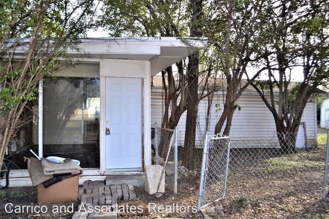 Building Photo - 1 br, 1 bath House - 2013 Willowwood