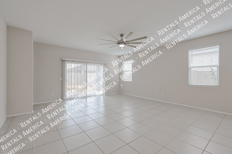 Building Photo - 10338 W Wier Ave