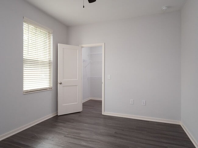 Building Photo - Recently Built 4 Bedroom 4 Bathroom House ...