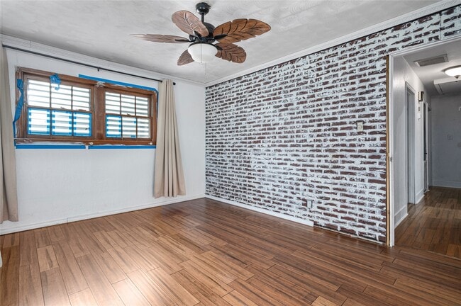 Building Photo - 1219 Park Ln