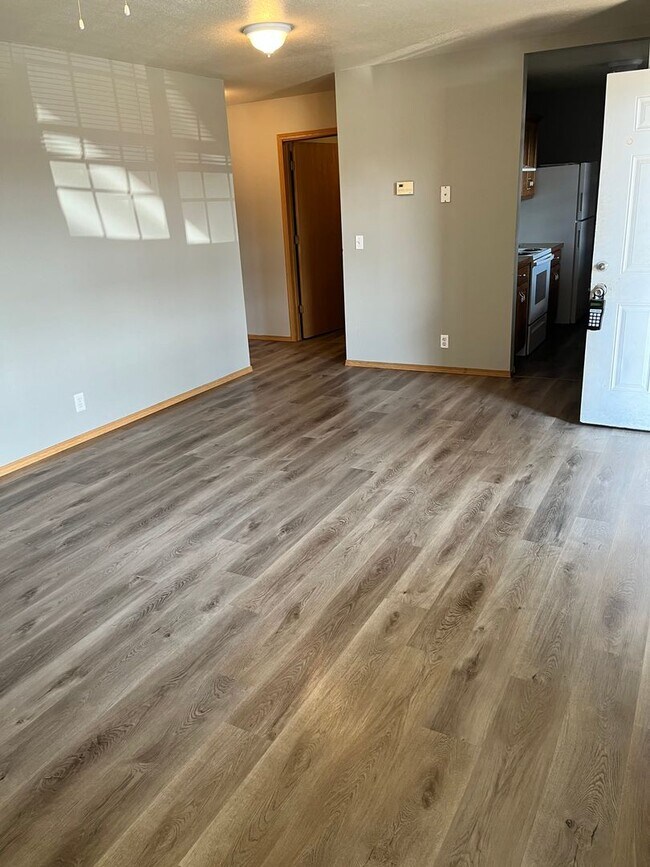 Building Photo - Nice 2BR/2BA near MSSU campus DOWNSTAIRS UNIT!!