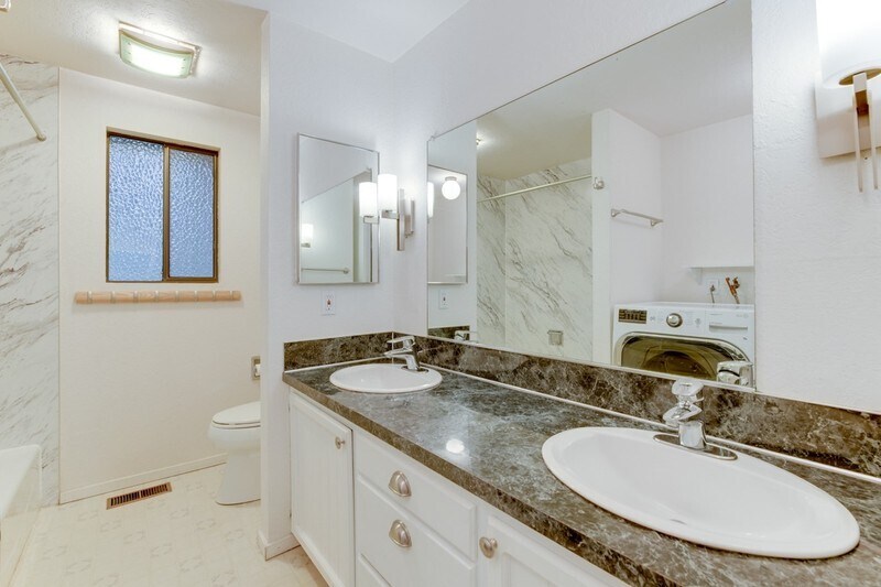 Building Photo - 1614 NE 199th Ct