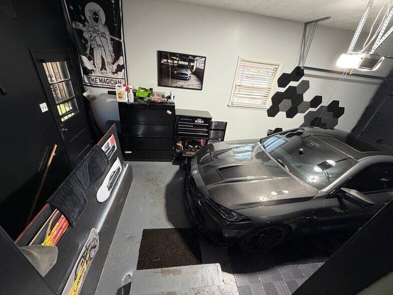 Building Photo - 3105 Lencott Dr