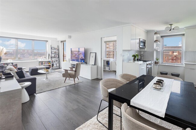 Primary Photo - 555 Kappock St