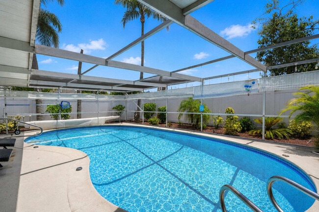 Building Photo - 7240 Westwind Dr
