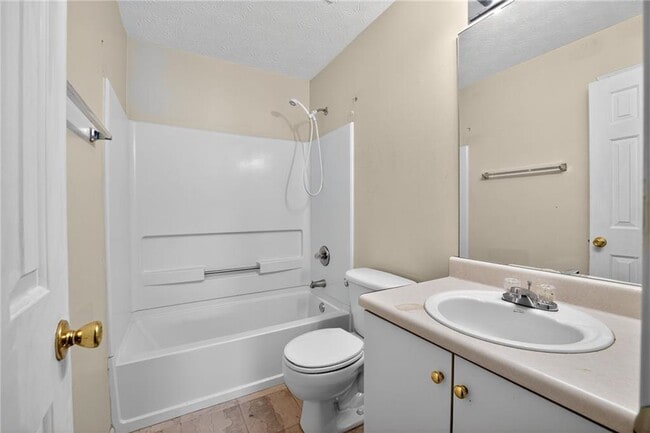 Building Photo - 245 Vaness Dr