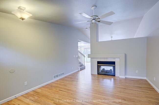 Building Photo - Evolve Real Estate: 4 Bedroom West Highlands Ranch Available Immediately!