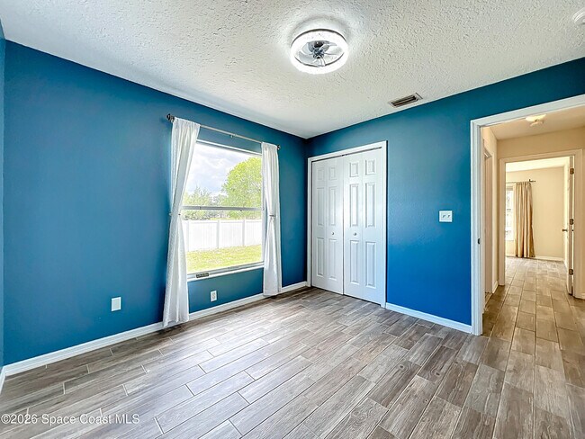 Building Photo - 5345 Cangro St