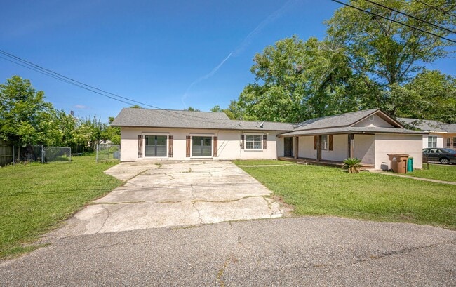 Primary Photo - Charming 4-Bedroom, 2-Bath Home in a Prime...