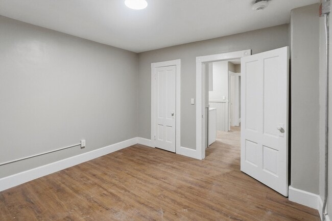 Building Photo - 44 Pratt St