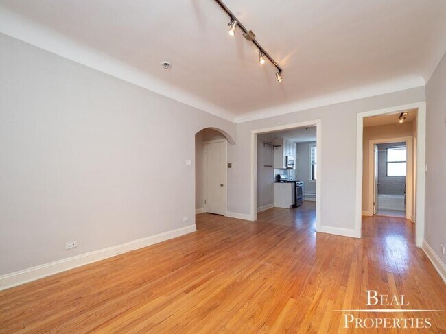 Building Photo - 1 bedroom in CHICAGO IL 60647