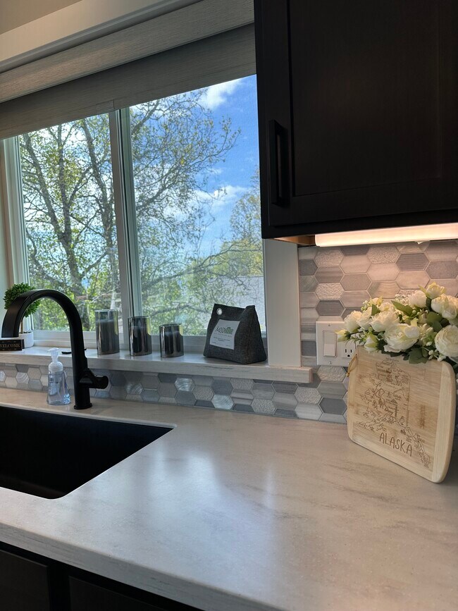 Building Photo - 1200 Eric Ln