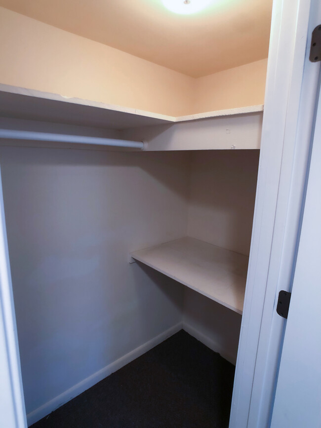 Hallway Coat Closet - 922 Spencer St S