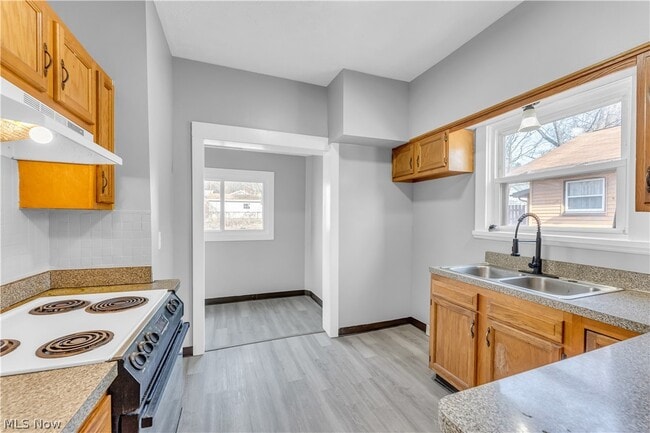 Building Photo - 516 Whitney Ave