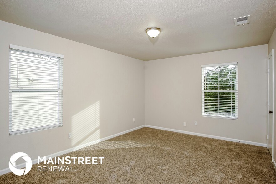 Building Photo - 202 Valleyside Dr NE