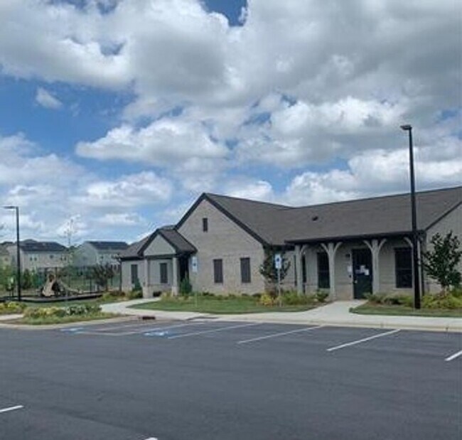 Building Photo - Stunning Almost New Home in desirable Chat...