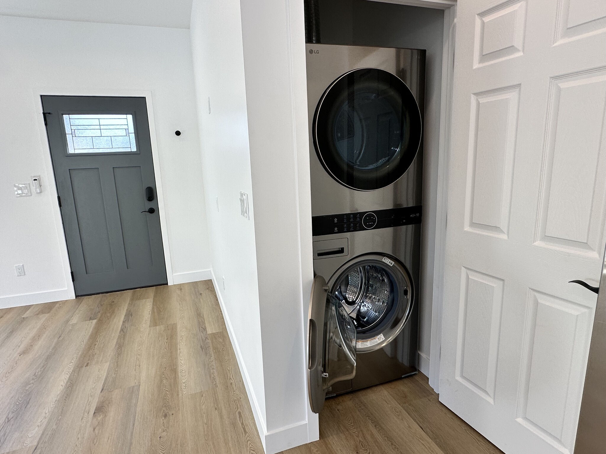 Building Photo - 3617 W Victory Blvd