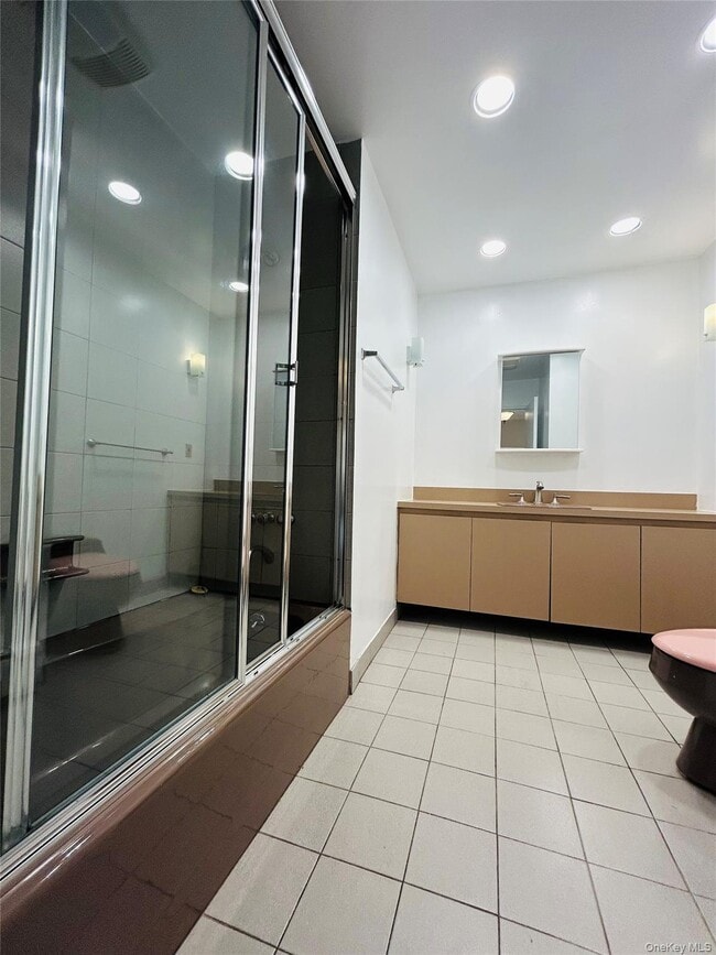 Building Photo - 16 Middle Ln