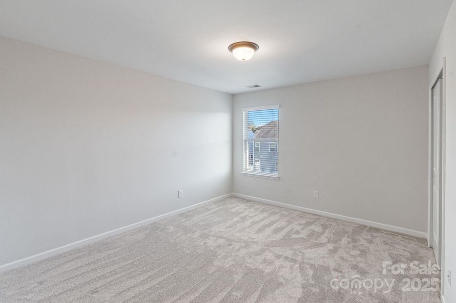 Building Photo - 2076 Waverly Ct