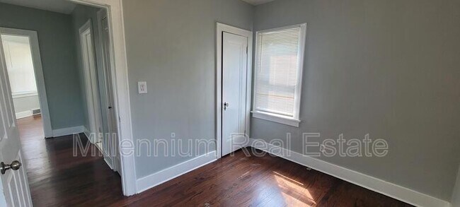 Building Photo - 555 Wesbrook St