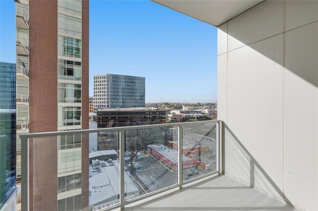 Building Photo - 501 West Ave