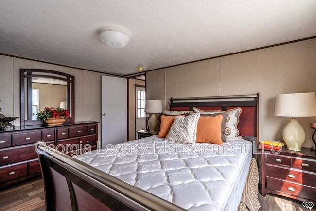 Building Photo - 57 Shady Cir