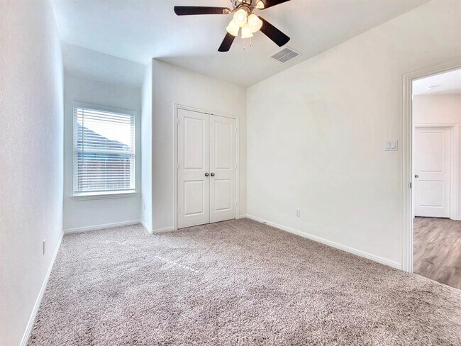 Building Photo - 610 Hereford Lp