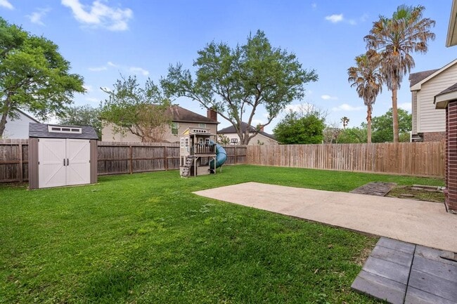 Building Photo - 7015 Redwood Falls Dr