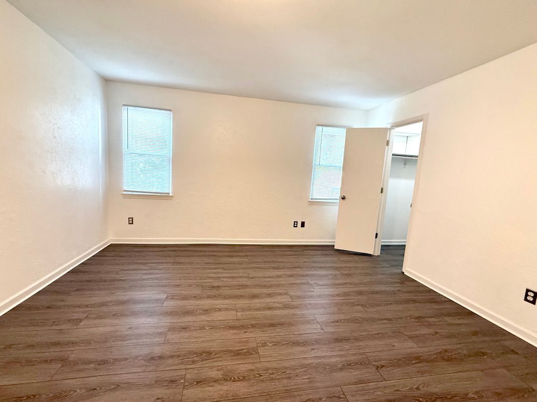 Building Photo - 12836 W 67th St