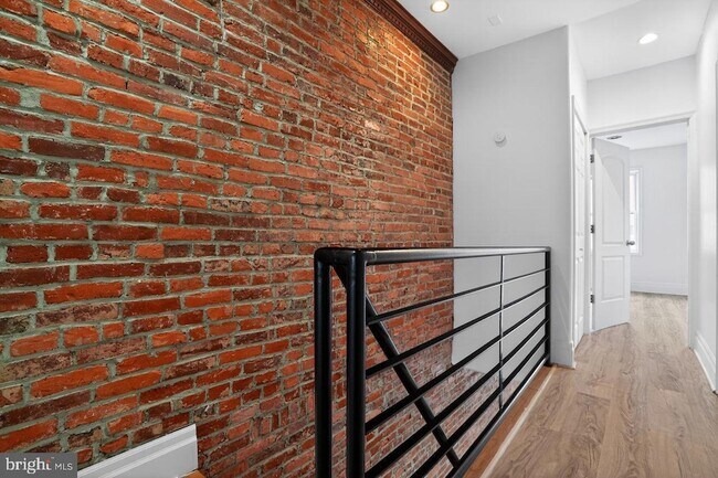 Building Photo - 1302 N Dover St