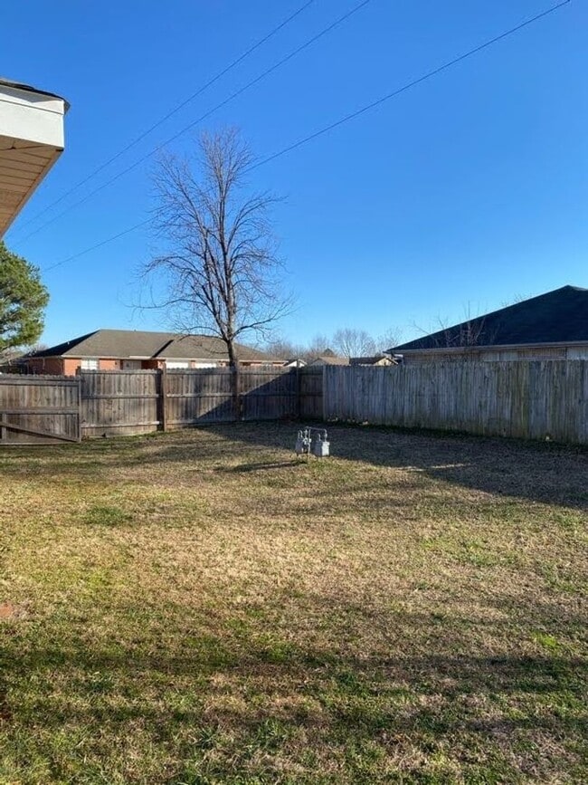 Building Photo - 1232 Wilson St