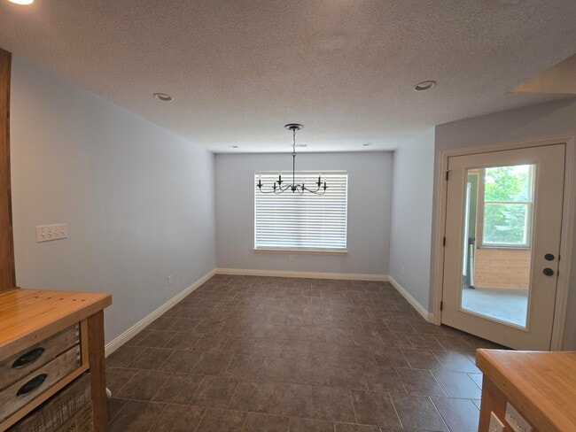 Building Photo - 3308 Snow Leopard Dr