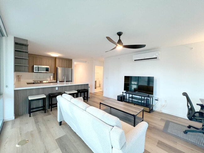 Building Photo - 1500 Rycroft St