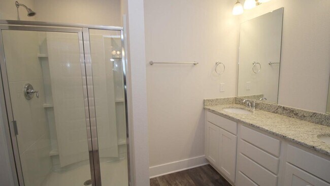 Building Photo - 1635 Iroquois Ct